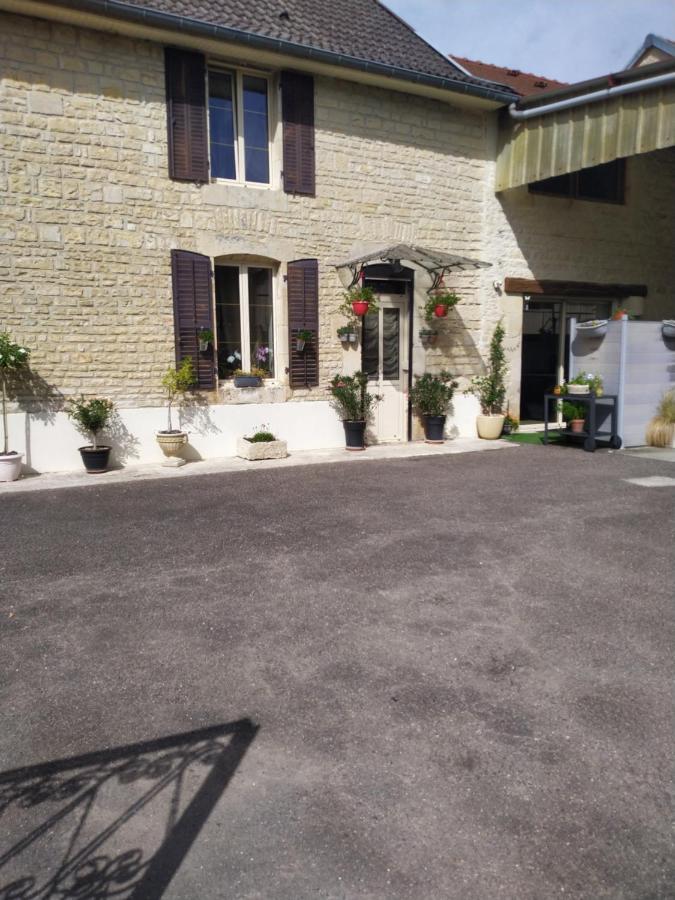 A La Maison Du Bonheur Lanty-sur-Aube Luaran gambar